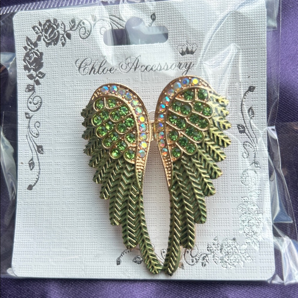 Green Crystal Wing Brooch - Gold Tone